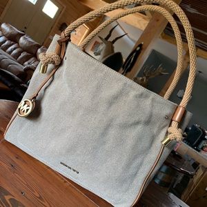Micheal Kors Isla Large Grab Bag